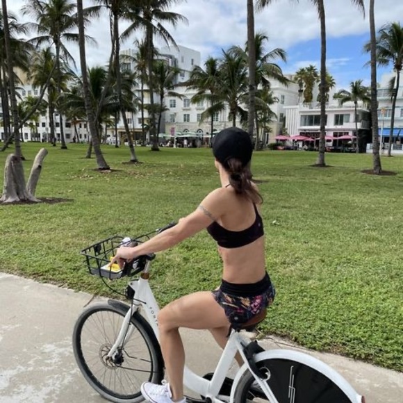 Meet your Posher, Lisa - Picture 1 of 1